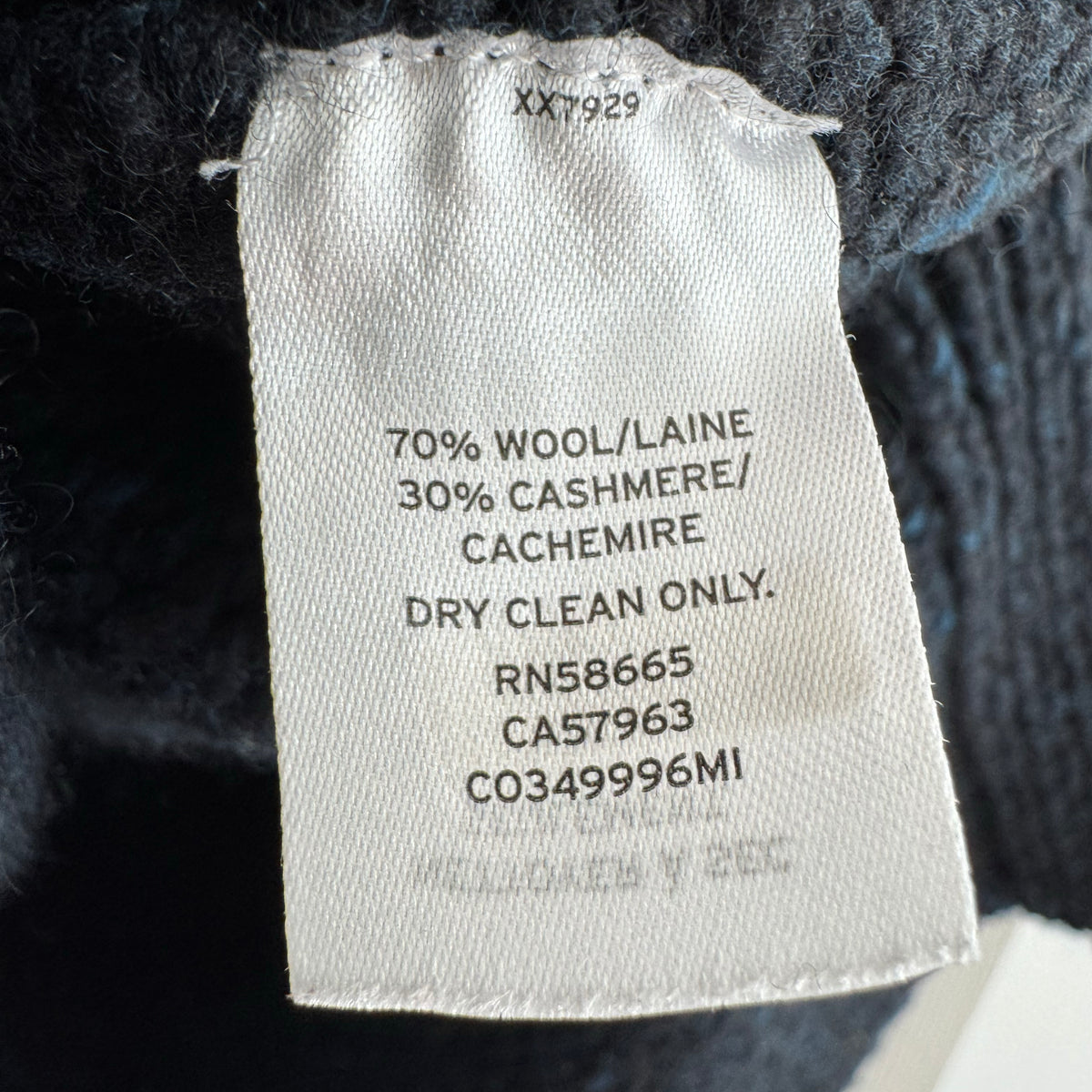 Nordstrom x Caroline Issa Navy Wool/Cashmere Turtleneck Sweater, size Large