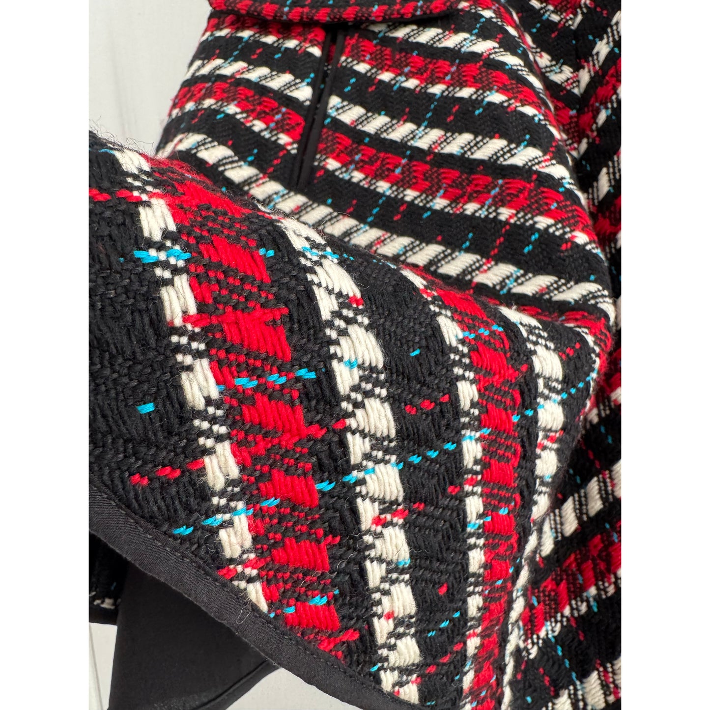 Oscar de la Renta Wool Tweed Skirt in Red/White/Black, size 8 (fits size 6)