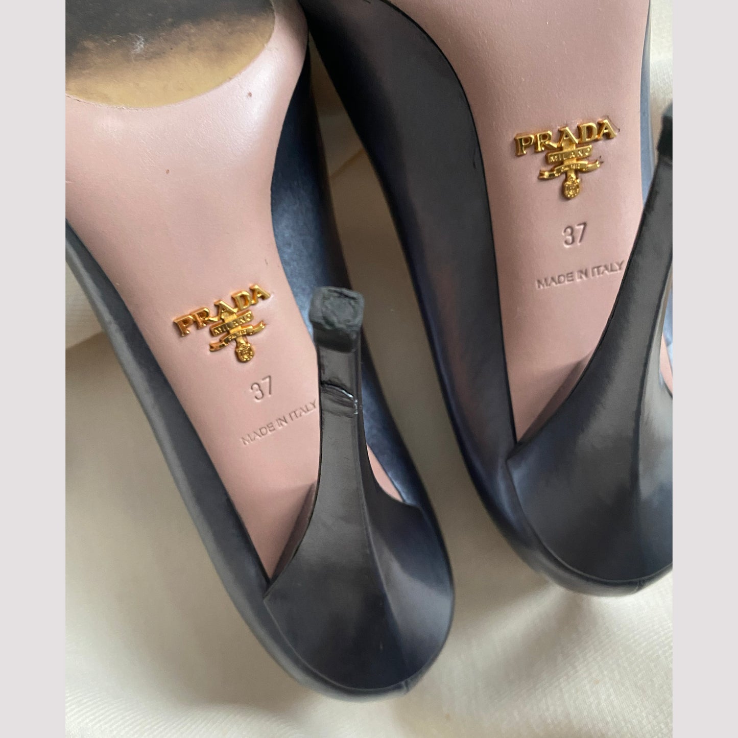 Prada Pointy Toe Pumps in Gunmetal Grey, size 37