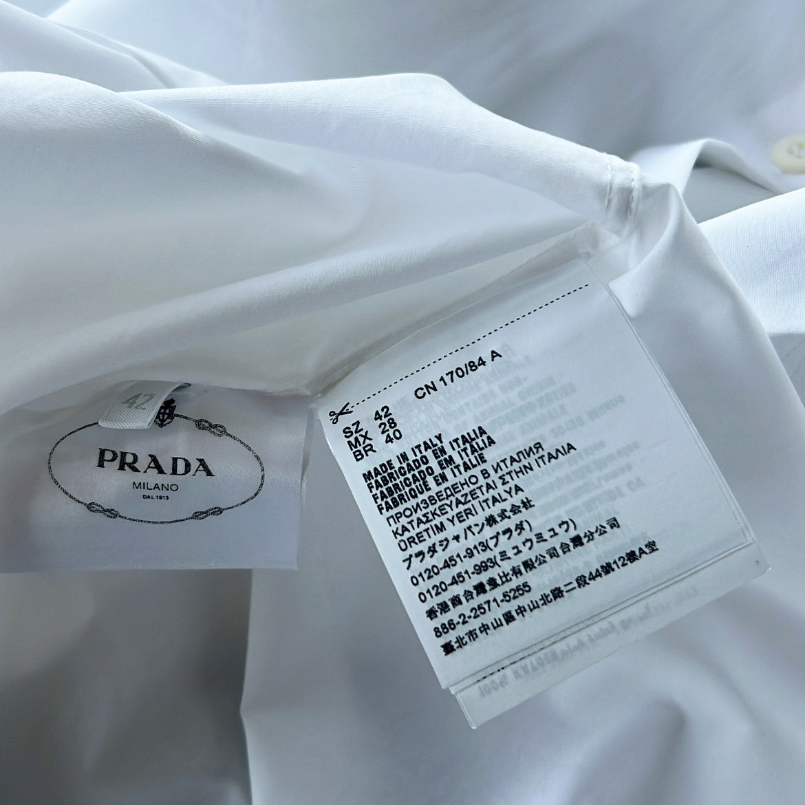 Prada Short Sleeve Poplin Shirt in White, size 42 (fits Medium)