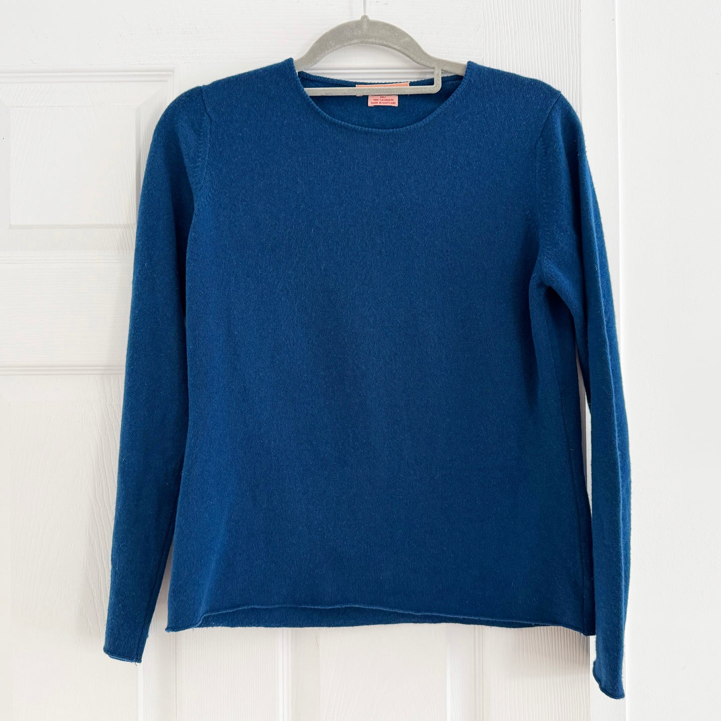 Queene & Belle Cashmere Sweater w Peace Dove, Fits size Small