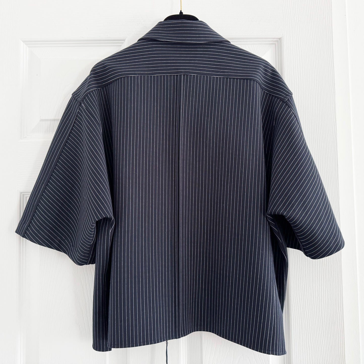 Rag & Bone "Junie" Pinstripe Top in Navy, size Medium