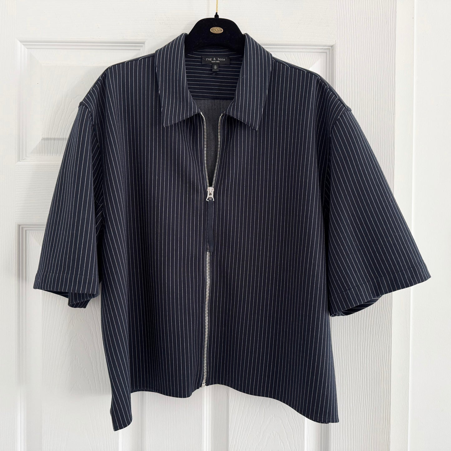 Rag & Bone "Junie" Pinstripe Top in Navy, size Medium