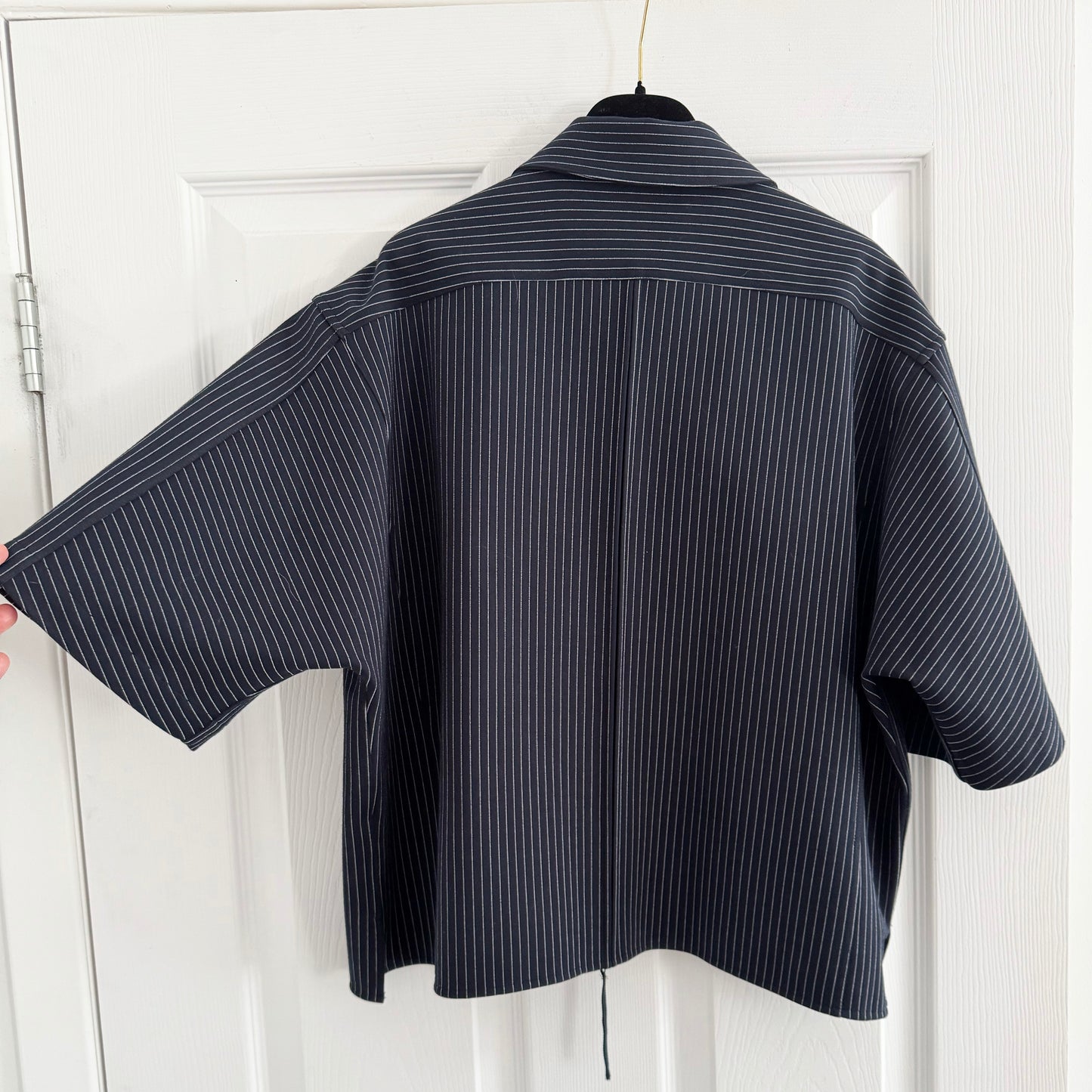 Rag & Bone "Junie" Pinstripe Top in Navy, size Medium