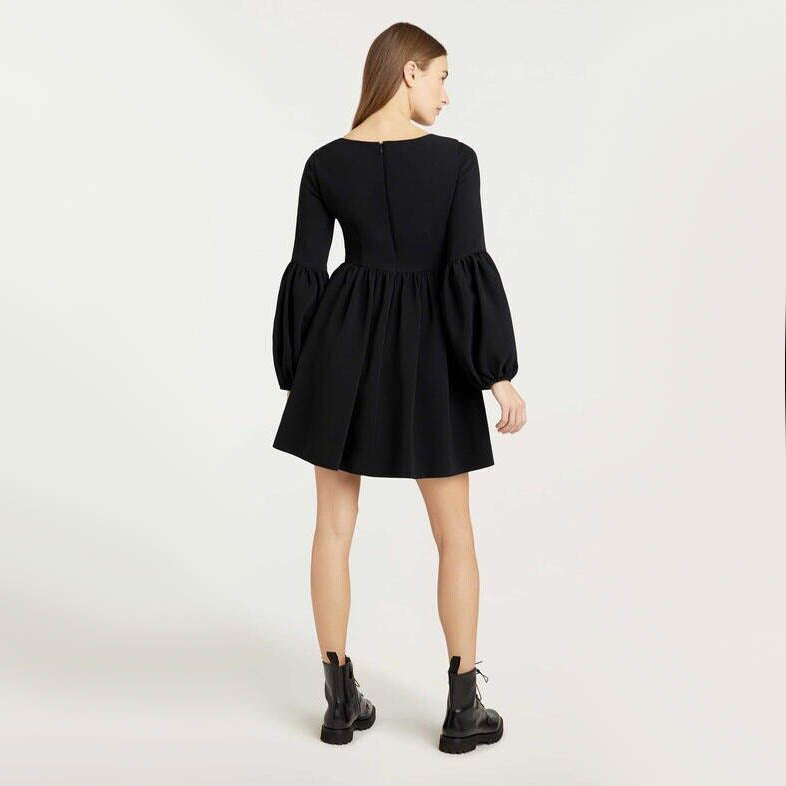 Robe en crêpe noire Cinq à Sept « Dorina », taille 10