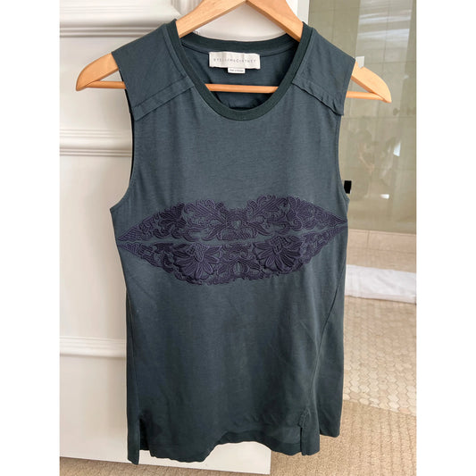 Stella McCartney lips embroidered sleeveless tee, size 38