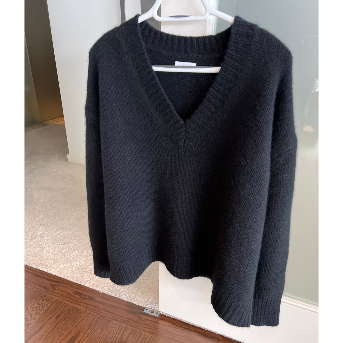 Sablyn "Nylah" V-Neck Cashmere Sweater, size Small (Fits Medium)