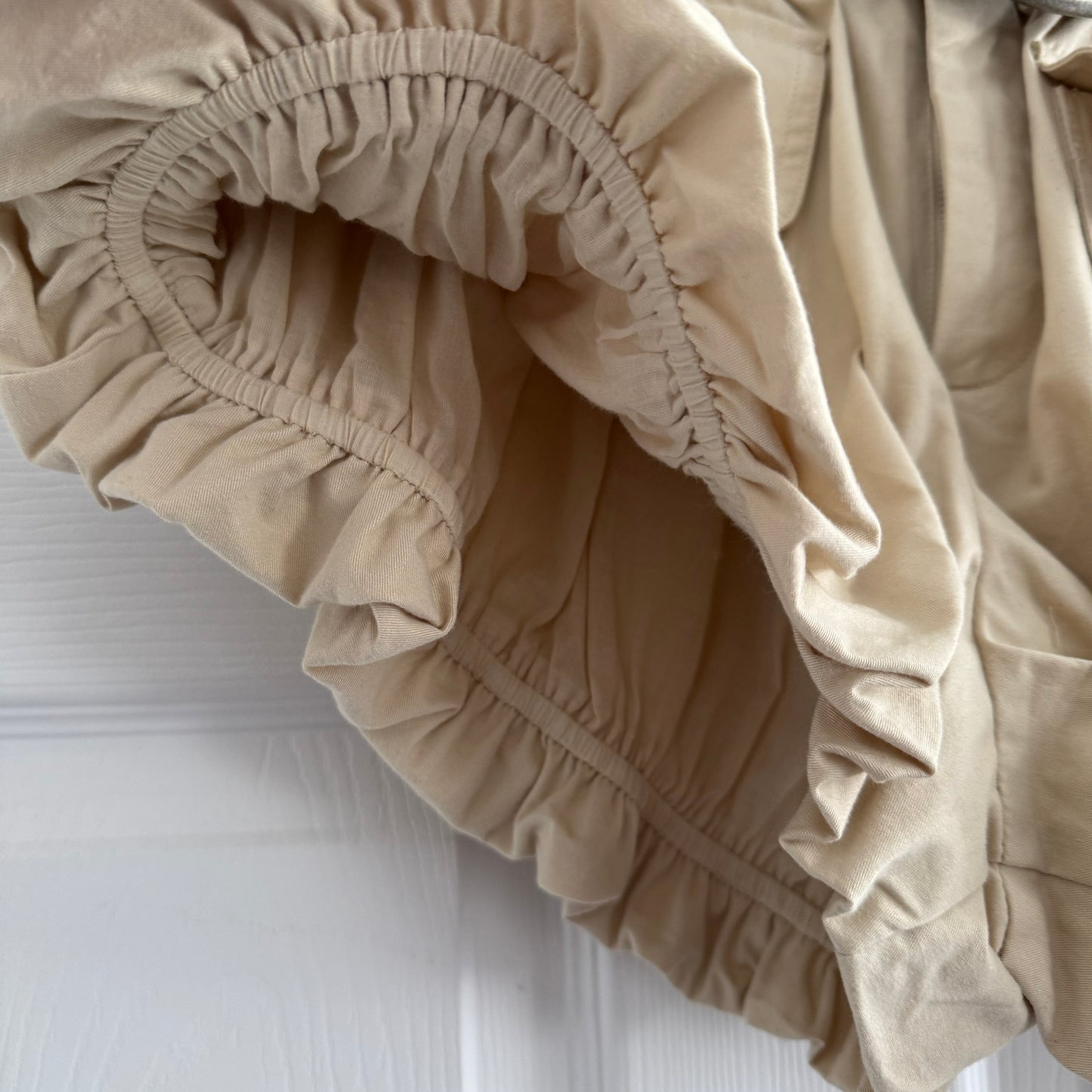 Sea New York "Andrea" Bubble Workwear Short in Beige, size 6 (fits 4/6)