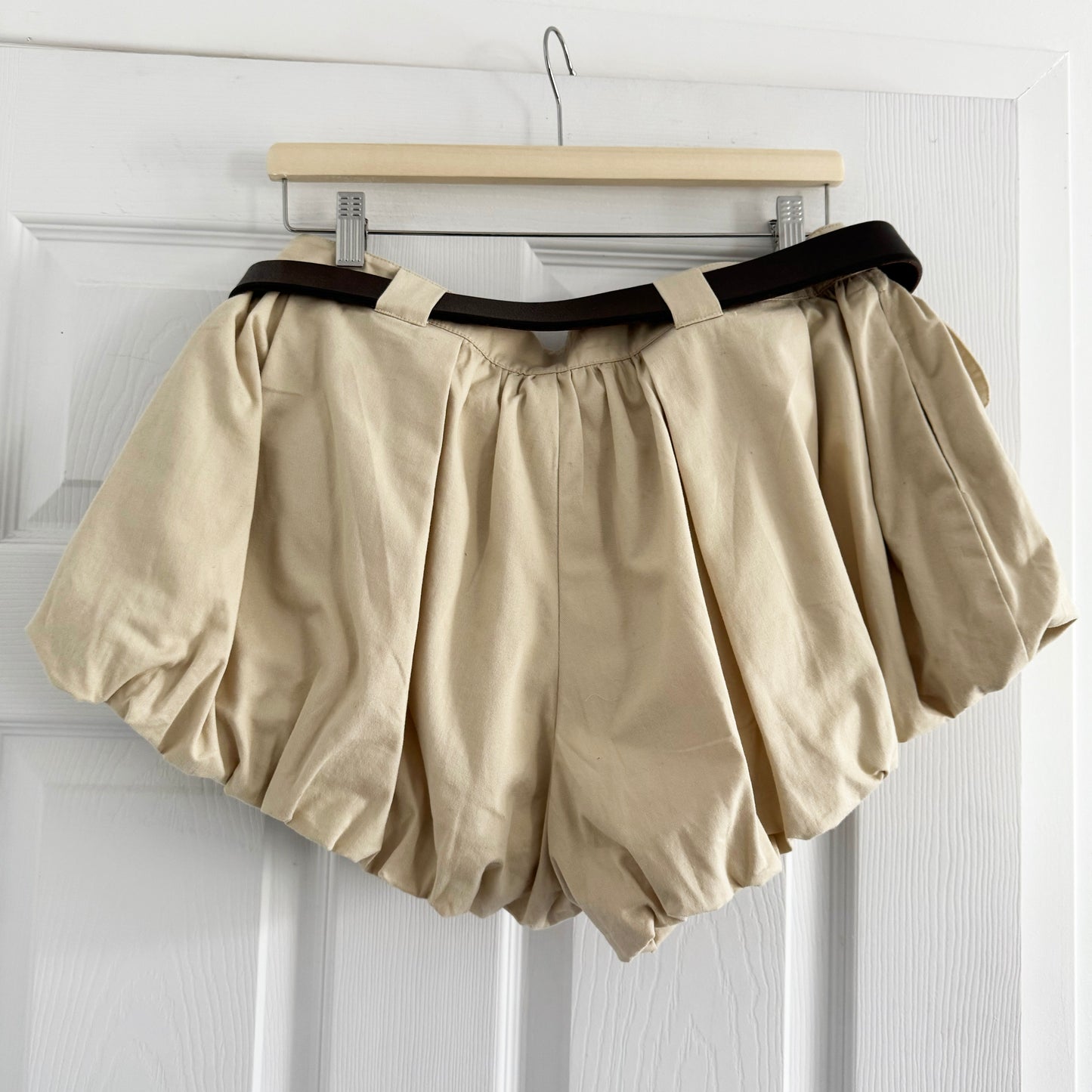 Sea New York "Andrea" Bubble Workwear Short in Beige, size 6 (fits 4/6)