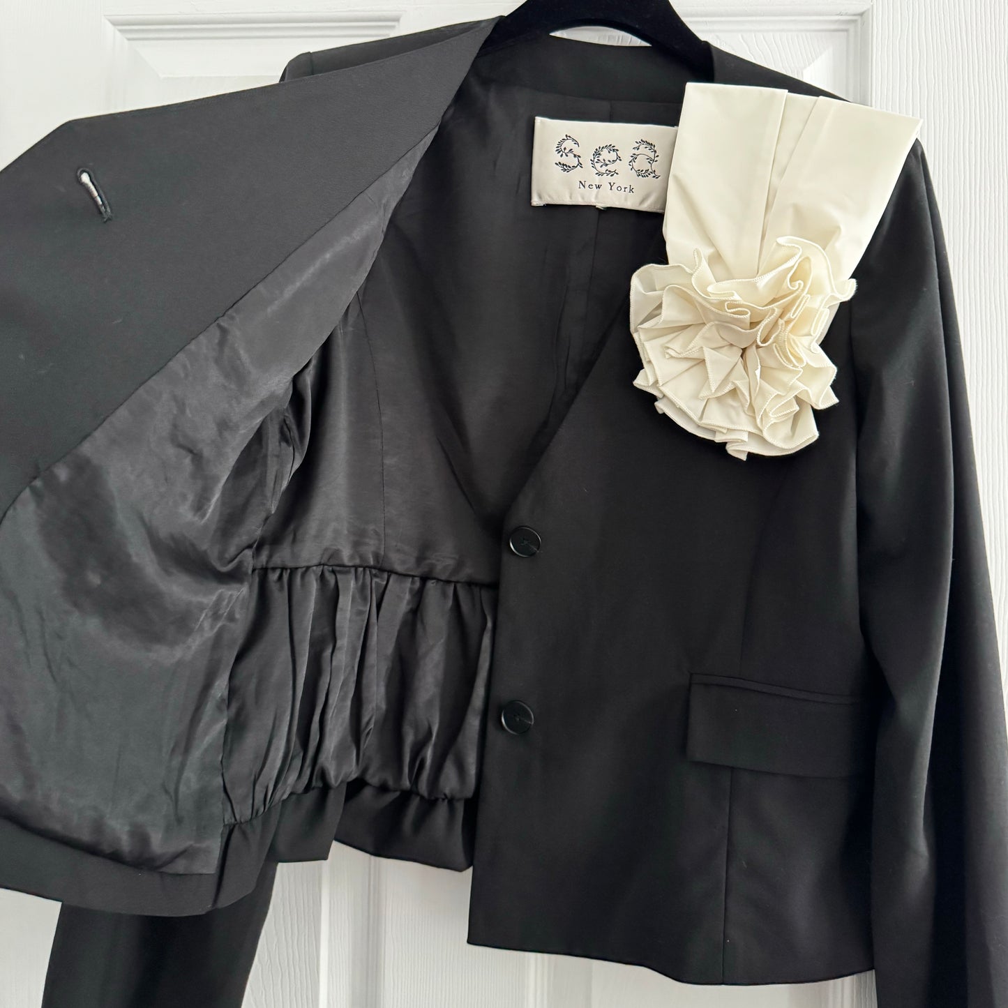 Sea New York "Laurie" Blazer w Applique in Black, fits size 12 ish