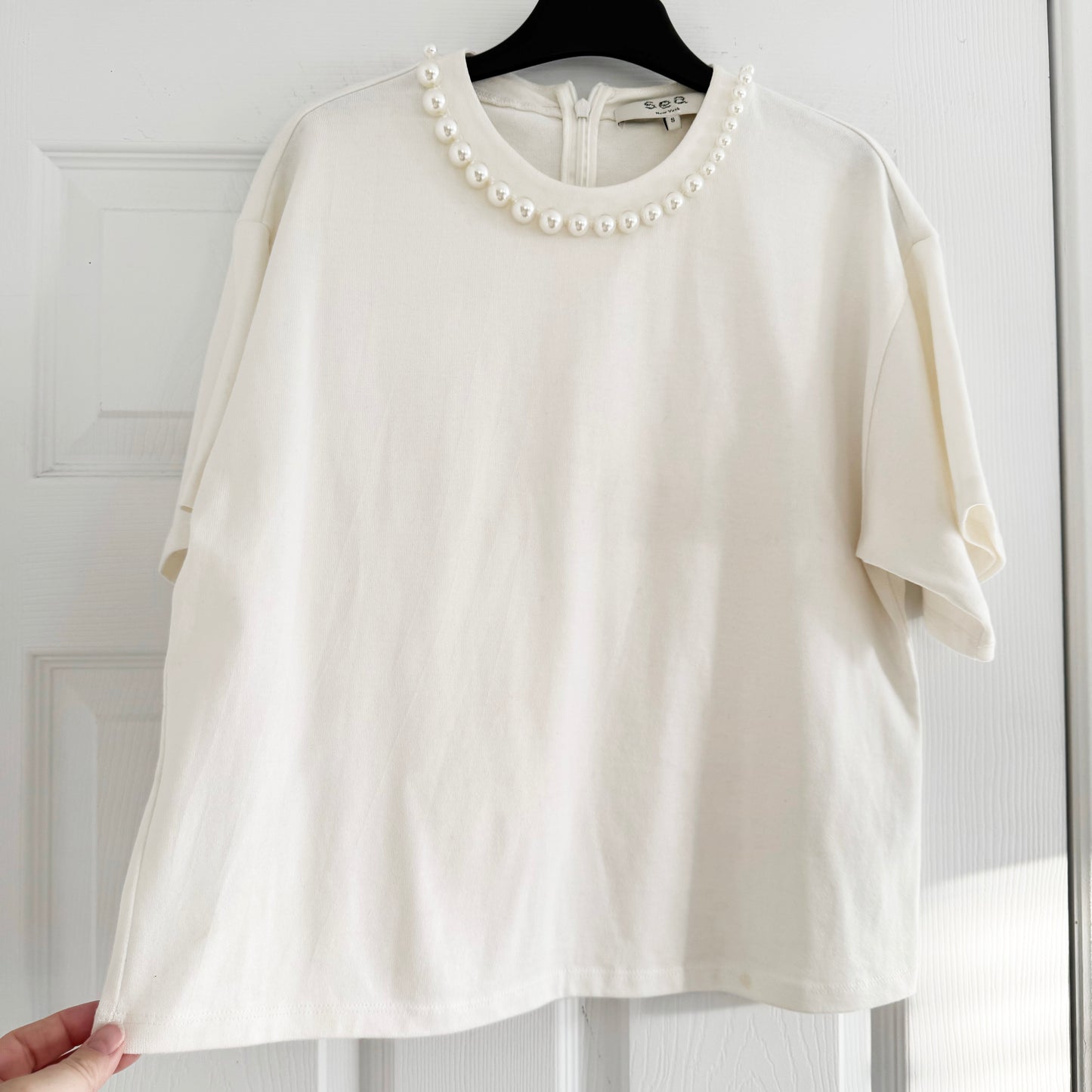 Sea New York T-Shirt w Pearl Neckline, size Small