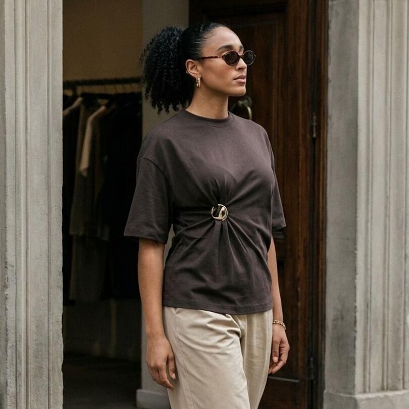 Second Female "Enora" Tee Shirt in Brown, size XS