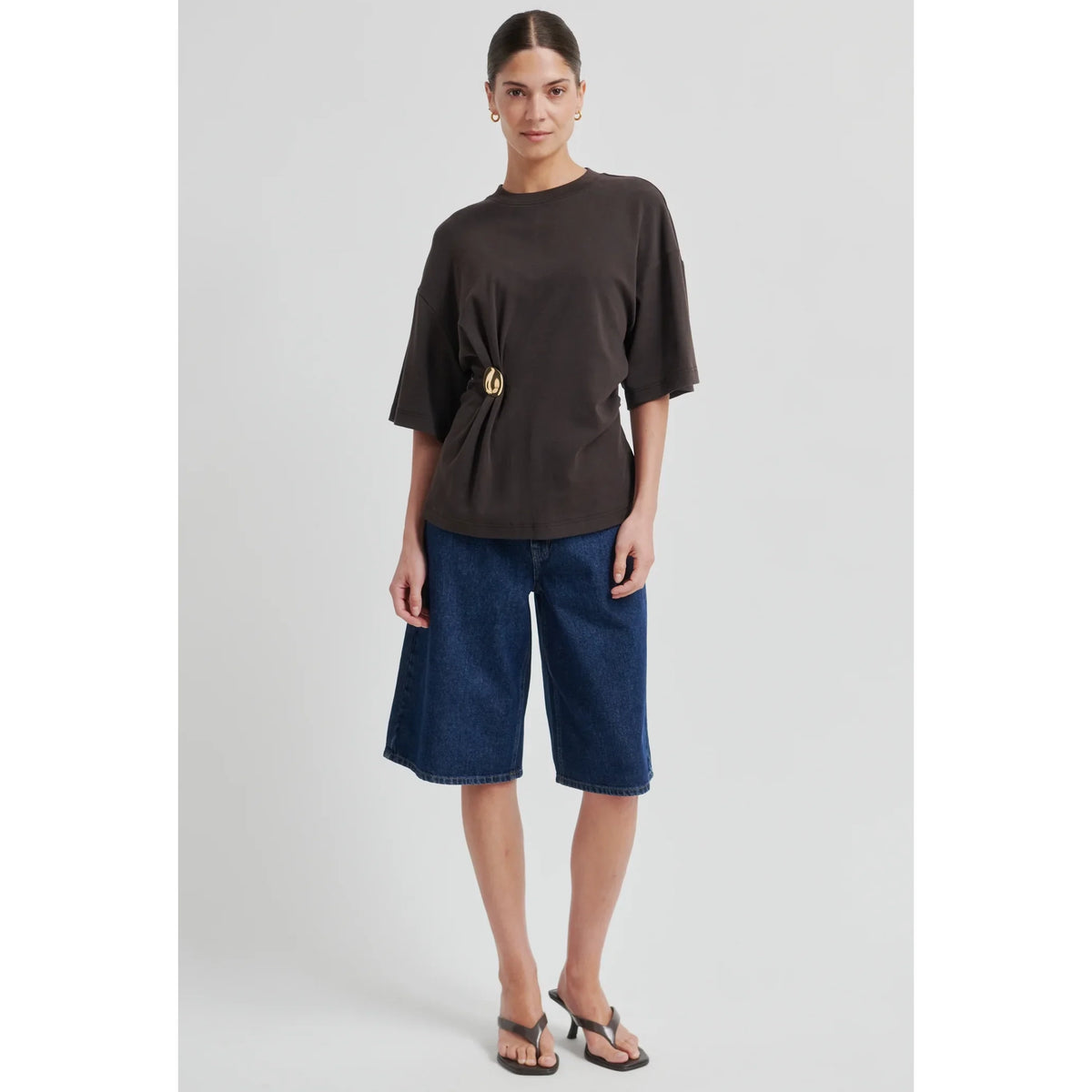 Second Female "Enora" Tee Shirt in Brown, size XS