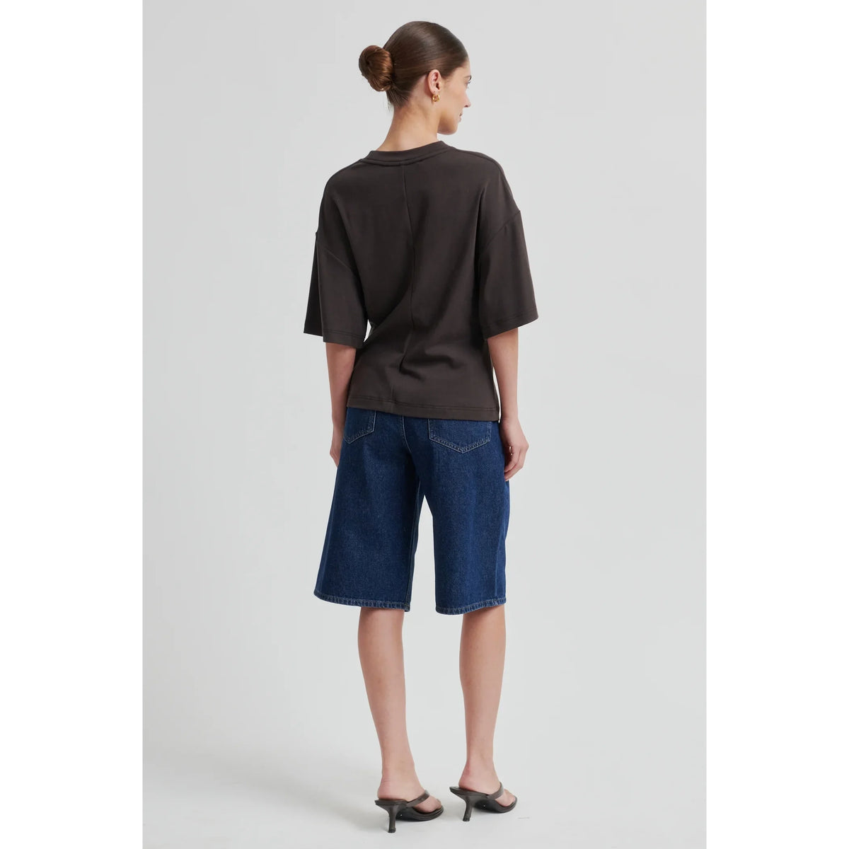 Second Female "Enora" Tee Shirt in Brown, size XS