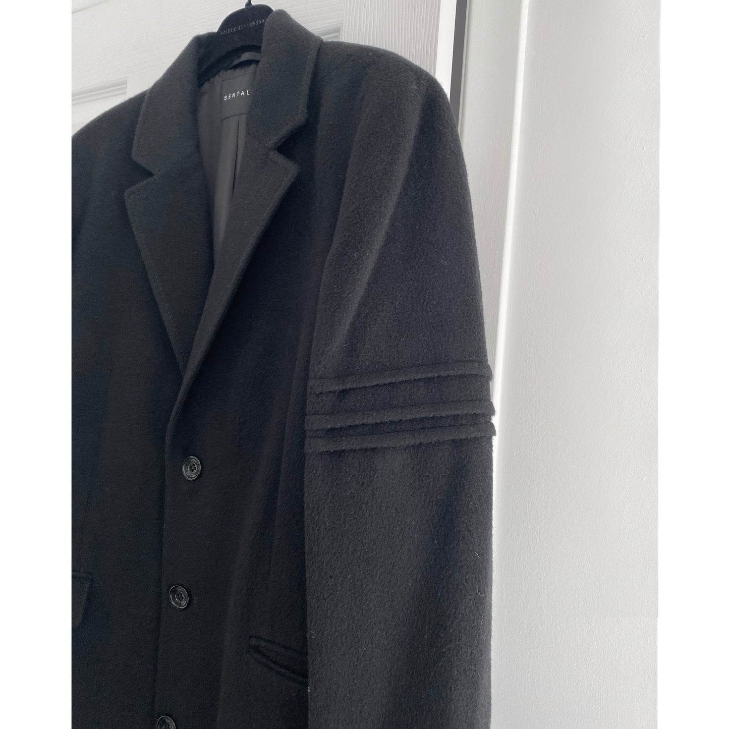 Sentaler Baby Alpaca Notched Lapel Overcoat in Black, size XL