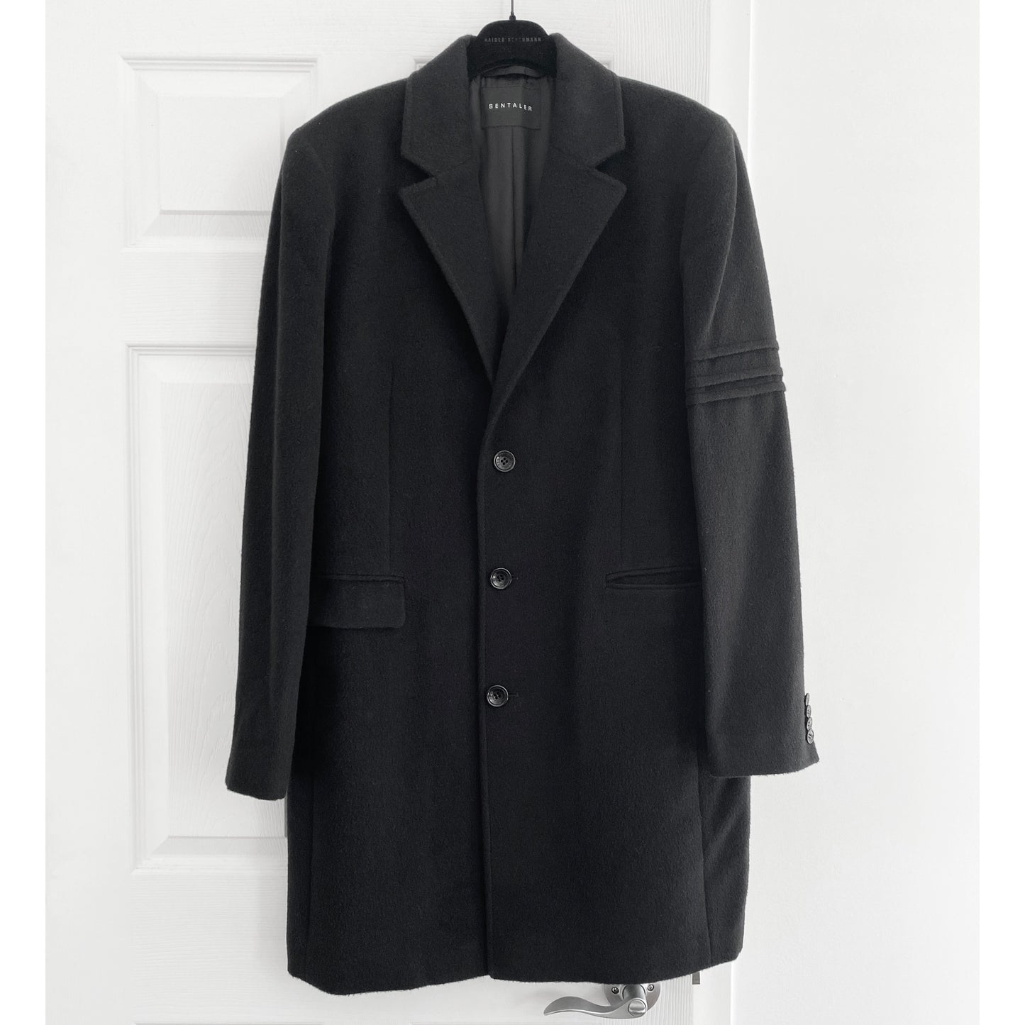Sentaler Baby Alpaca Notched Lapel Overcoat in Black, size XL
