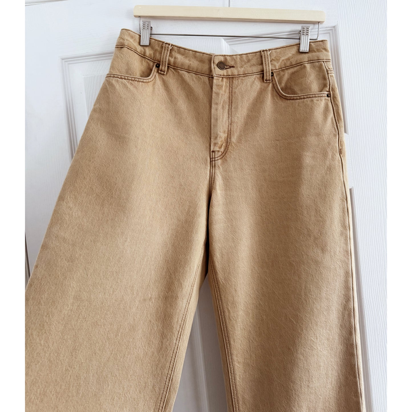 Sezane Wide Leg Jeans in Beige, size 40 (fits like size 6/8)