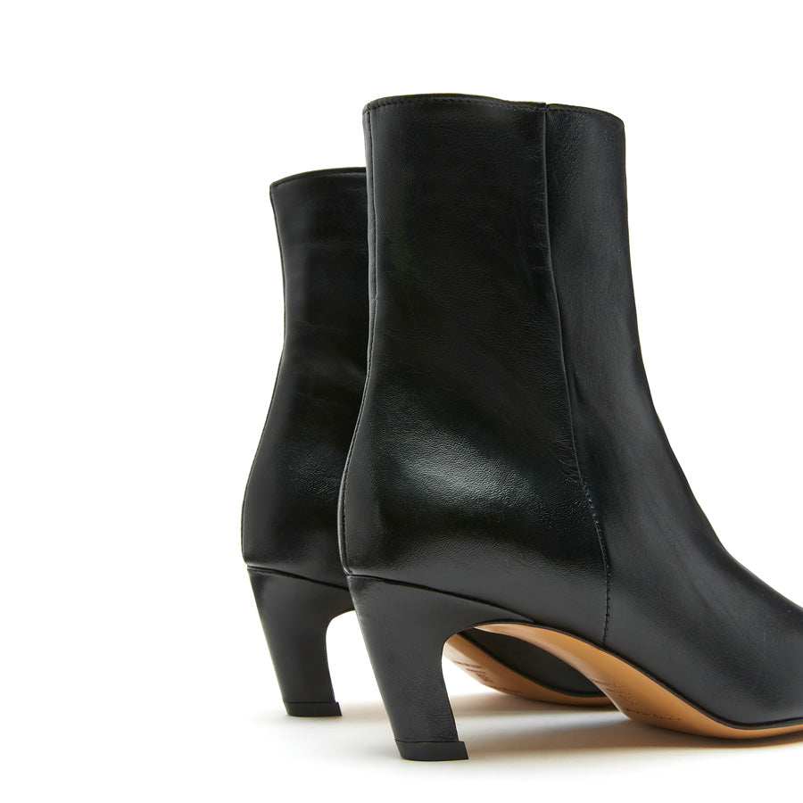 Sister x Soeur "Lara" Boots in Black, size 38