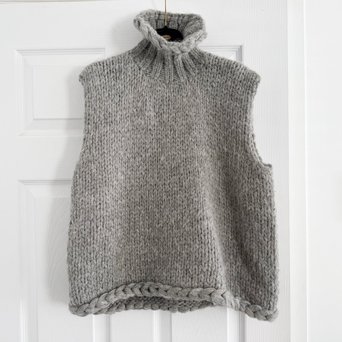 Smythe x Augden Handknit Sleeveless Turtleneck in Grey, size Medium
