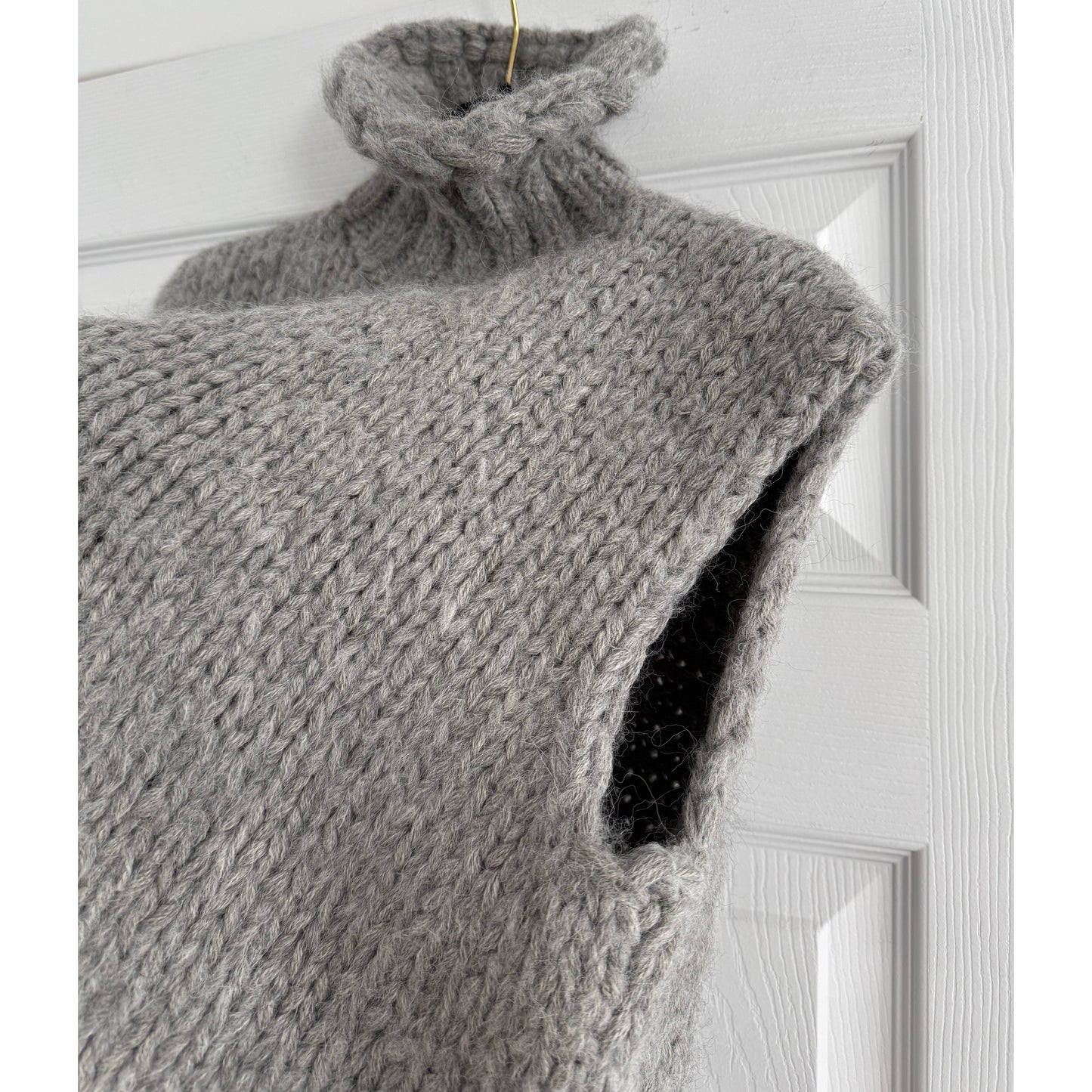 Smythe x Augden Handknit Sleeveless Turtleneck in Grey, size Medium