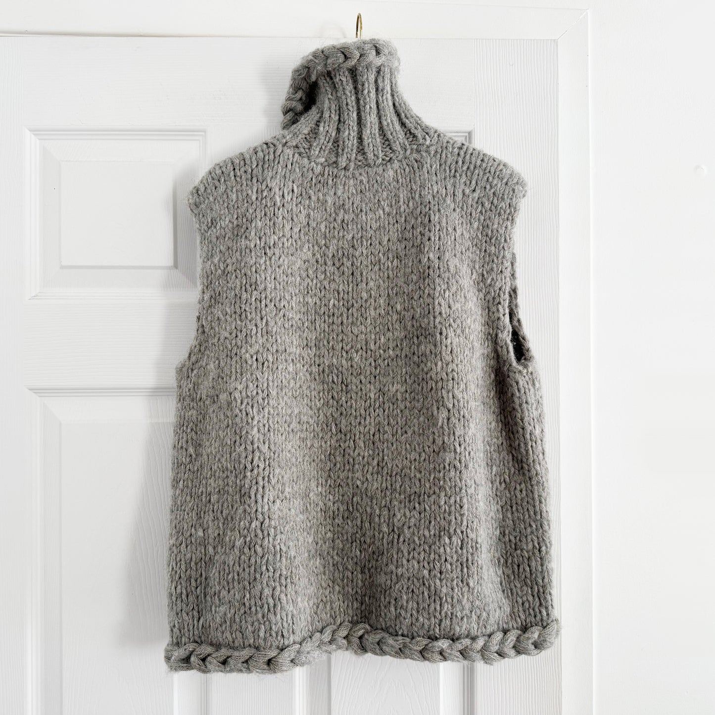 Smythe x Augden Handknit Sleeveless Turtleneck in Grey, size Medium