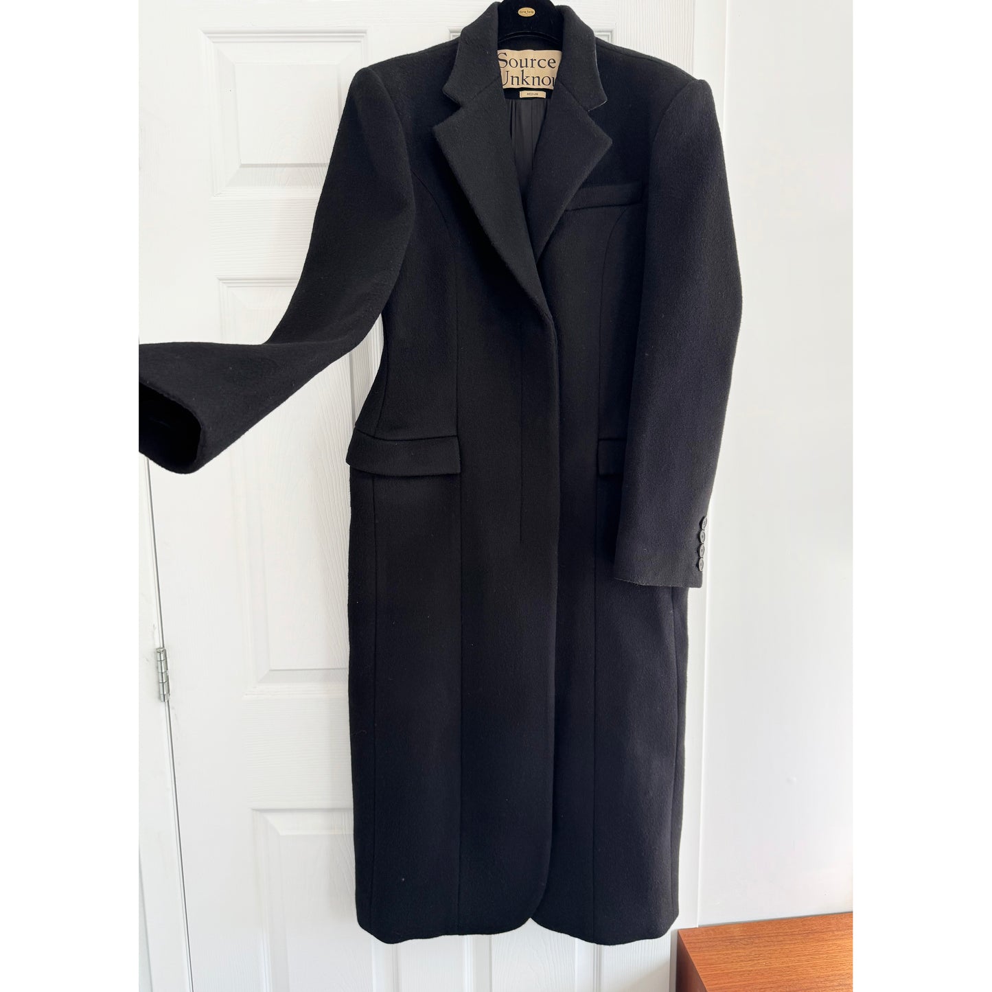 Source Unknown "Holin" Hourglass Coat in Black, size Medium (fits S/M)