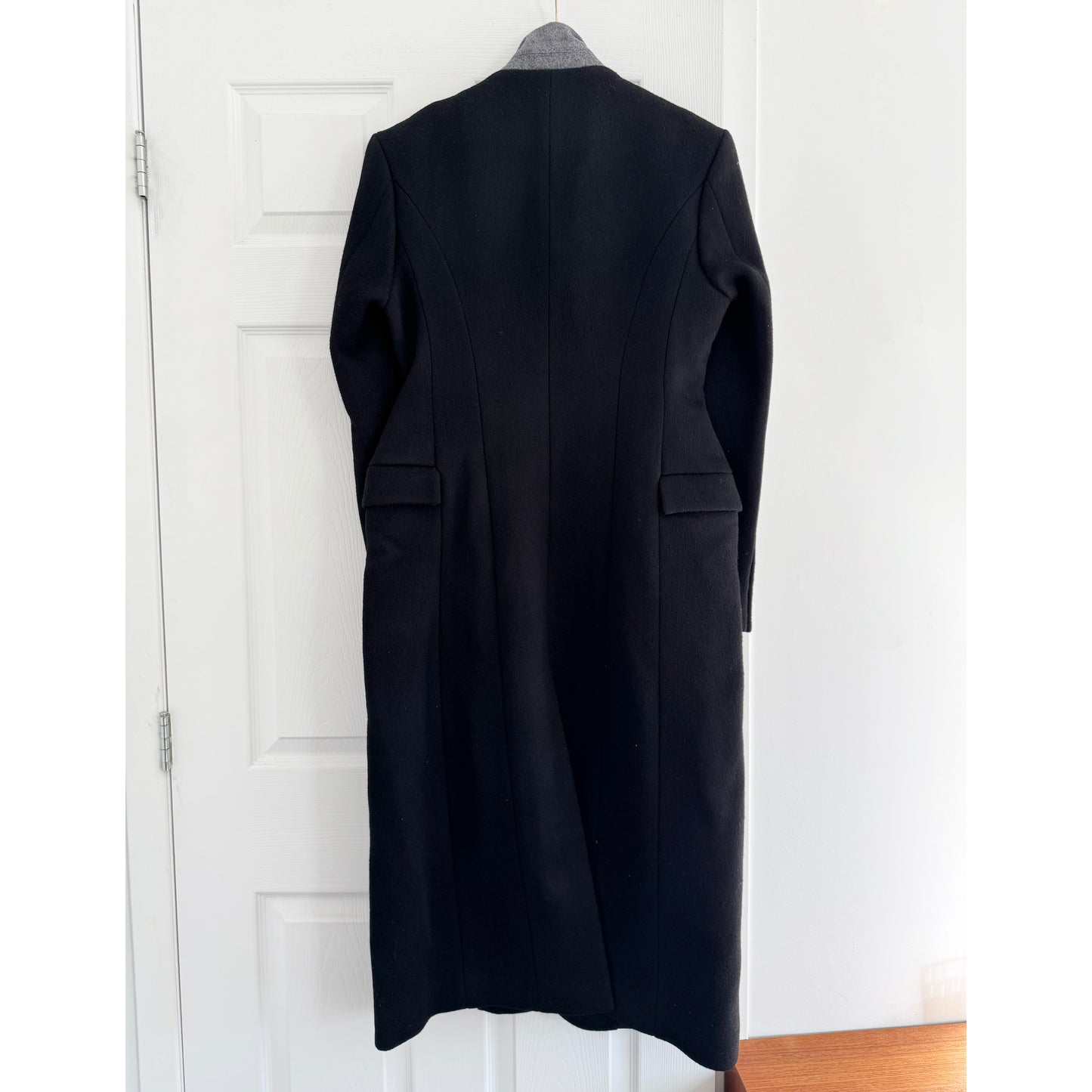 Source Unknown "Holin" Hourglass Coat in Black, size Medium (fits S/M)