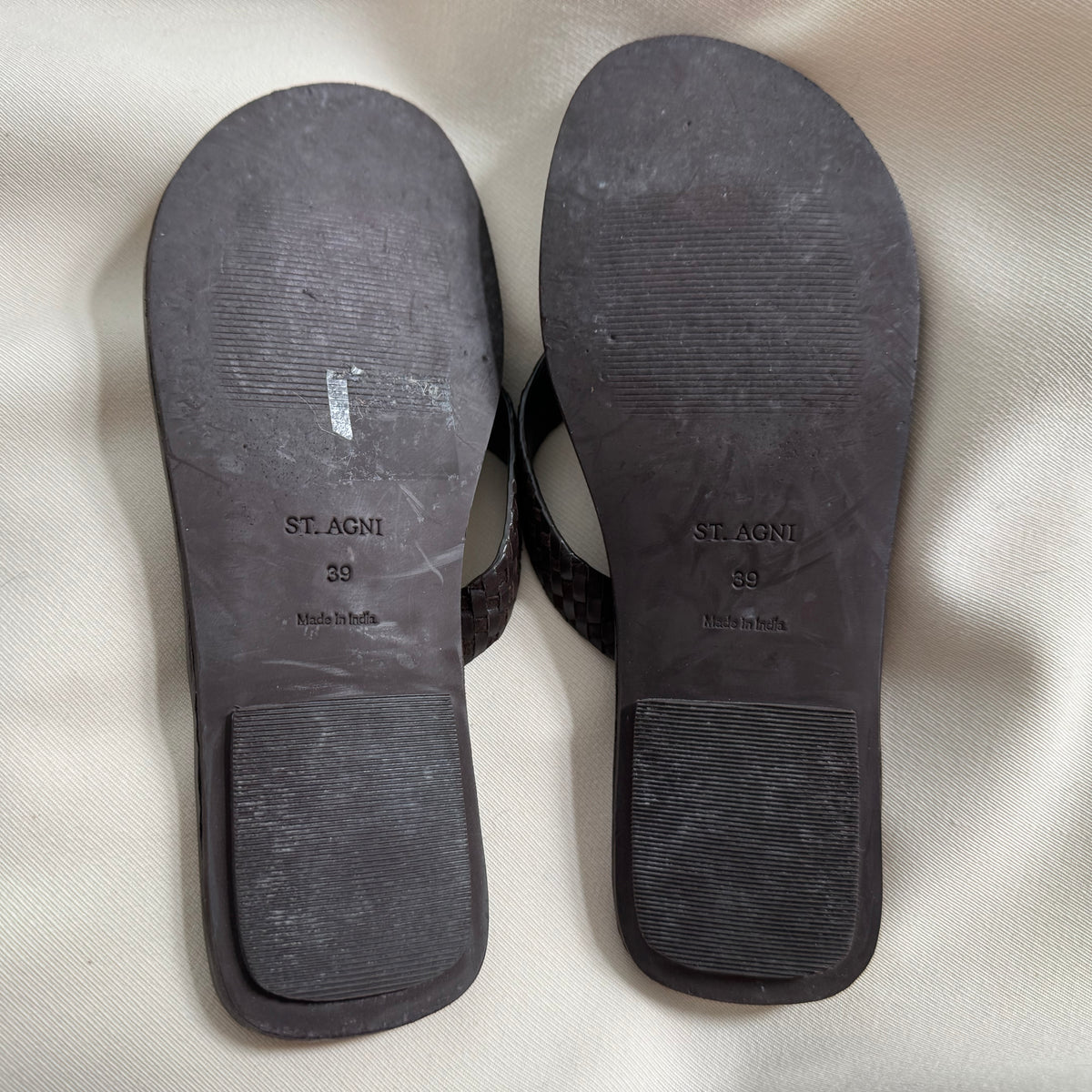 St Agni Lattice Weave Thong in "Coffee", size 39