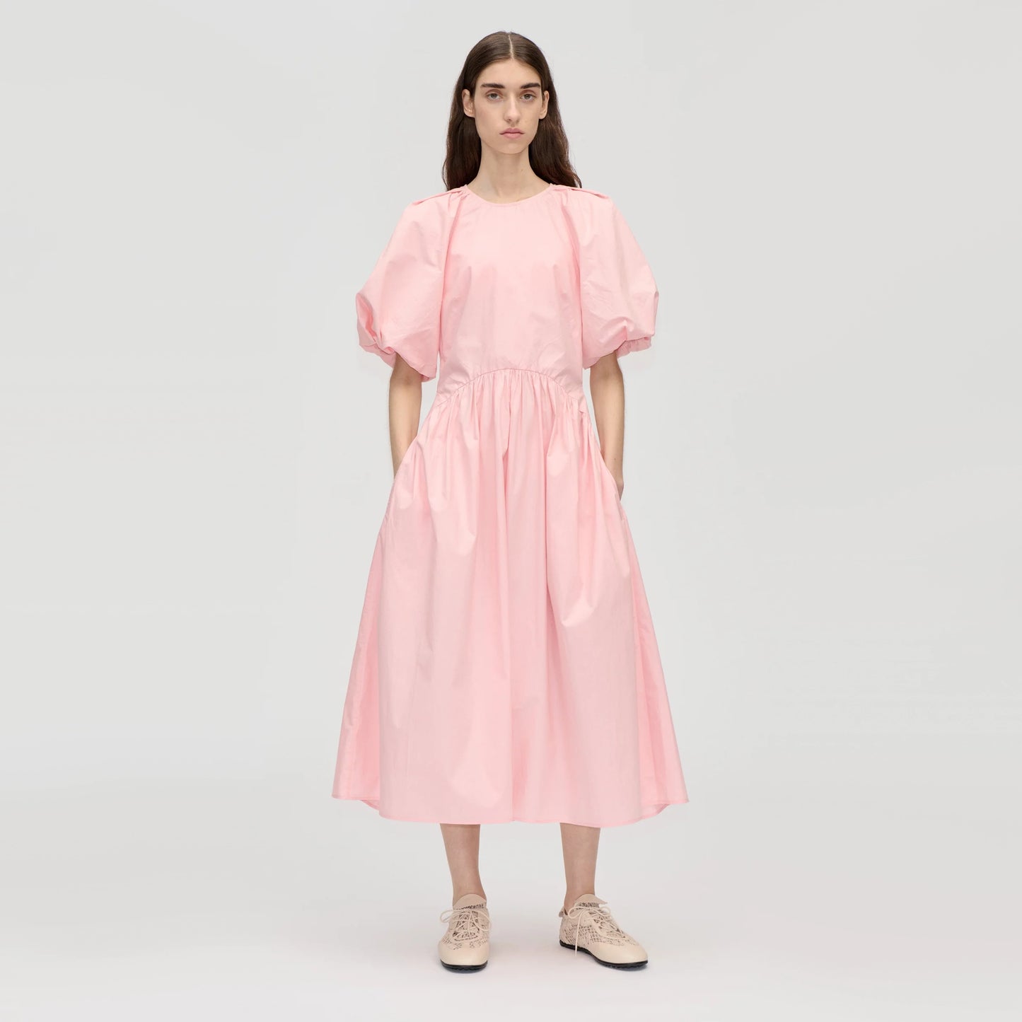 Stine Goya Gathered Raglan Sleeve Midi Dress with Ballerina Embroidery in Pink, size Small