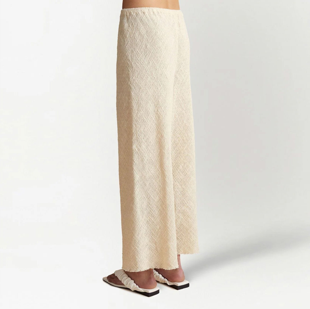 Pantalon Khaite Lindy en « Champagne », taille petite