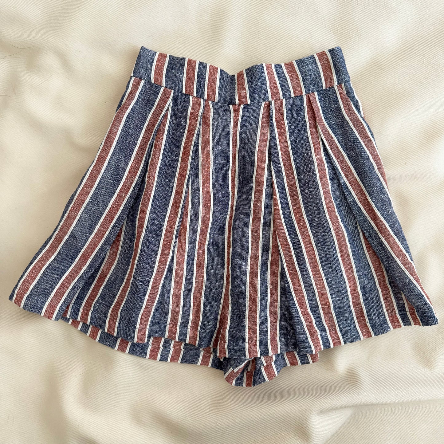 THREE GRACES LONDON "Kilman" Striped Linen-blend Shorts, size 8UK/4US (fits like US size 0)