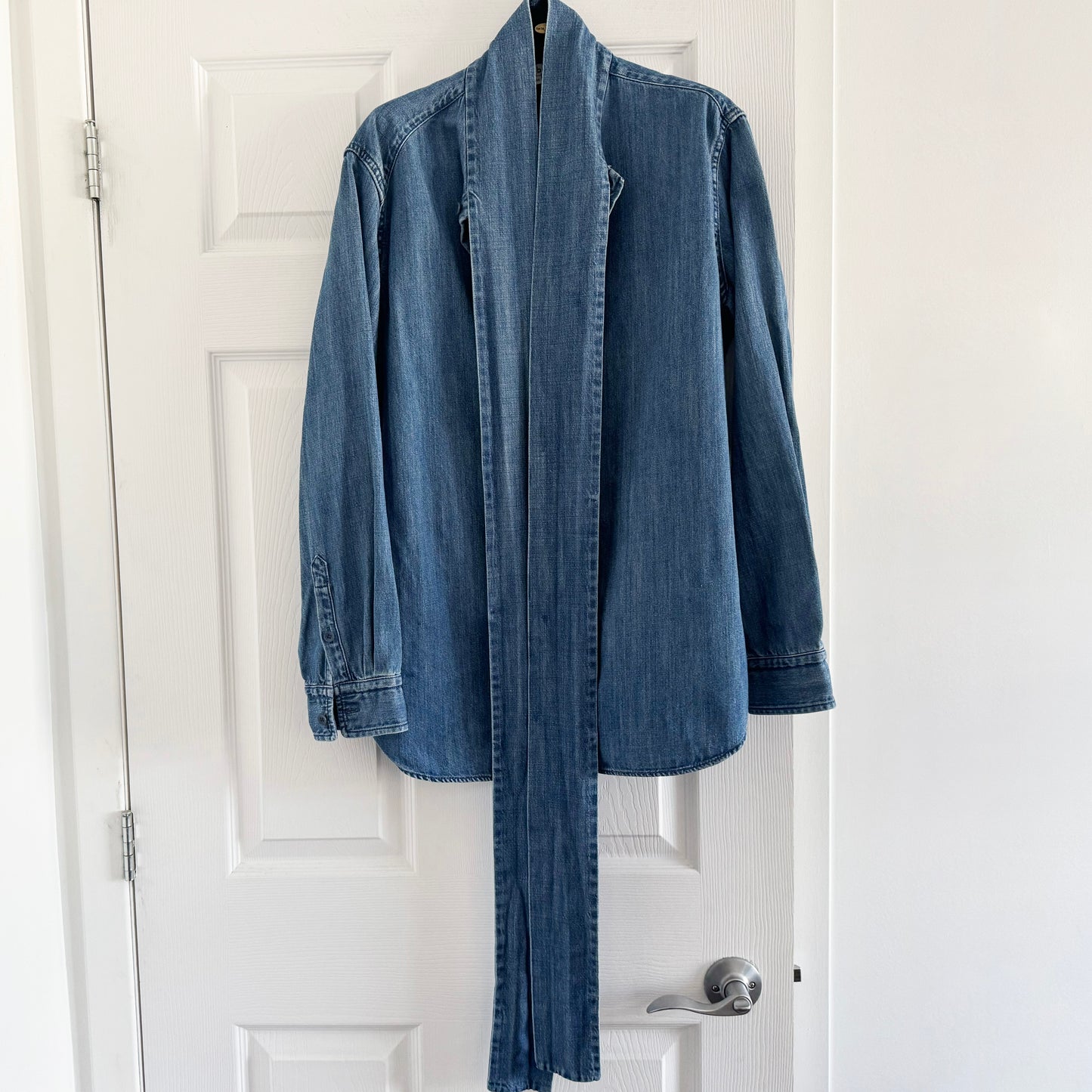 Tibi Lightweight Stone Washed Tie Neck Slim Men's Shirt in Blue, size Medium