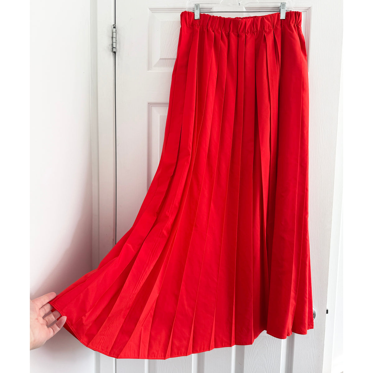 Tibi Italian Sporty Nylon Pleated Pull On Maxi Skirt in Red, size large