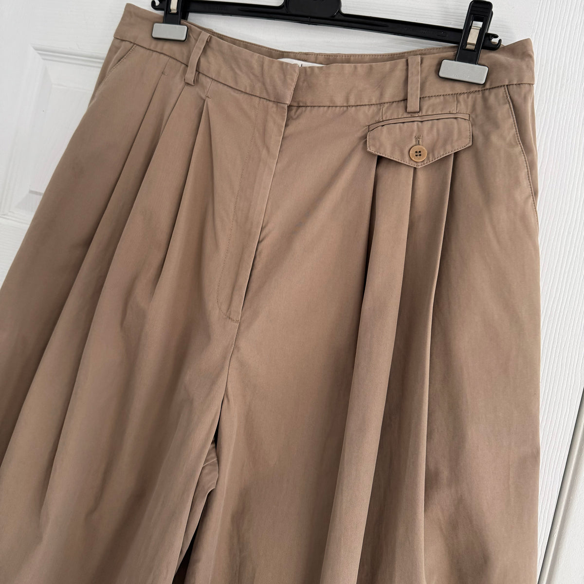 Tibi Bio Twill Triple Pleat Cropped Pant in "Vintage Khaki", size 12