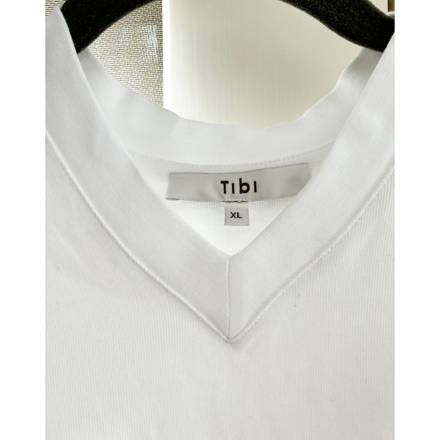 Tibi White V-Neck Sweater, size XL (fits like a Large)