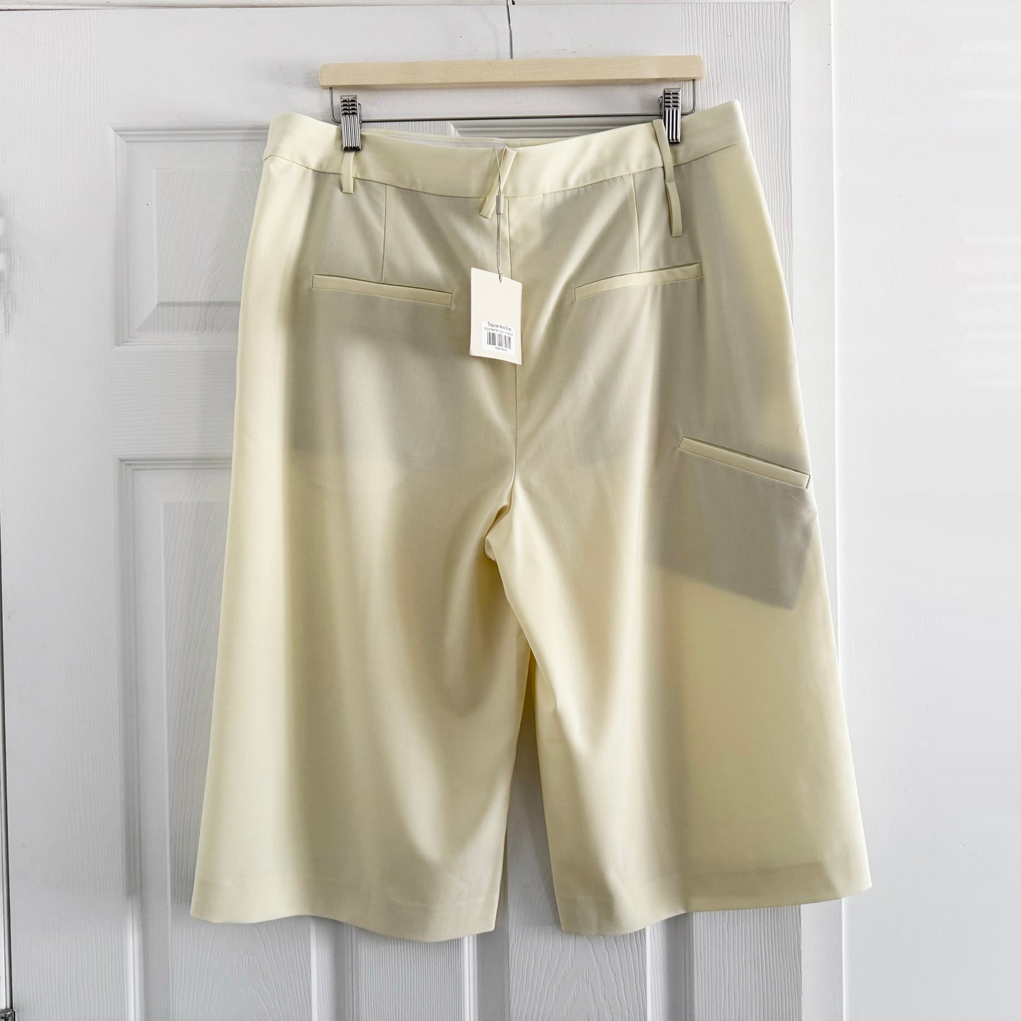 Tibi Tropical Wool Short in "Ivory" (Pale Yellow), size 12