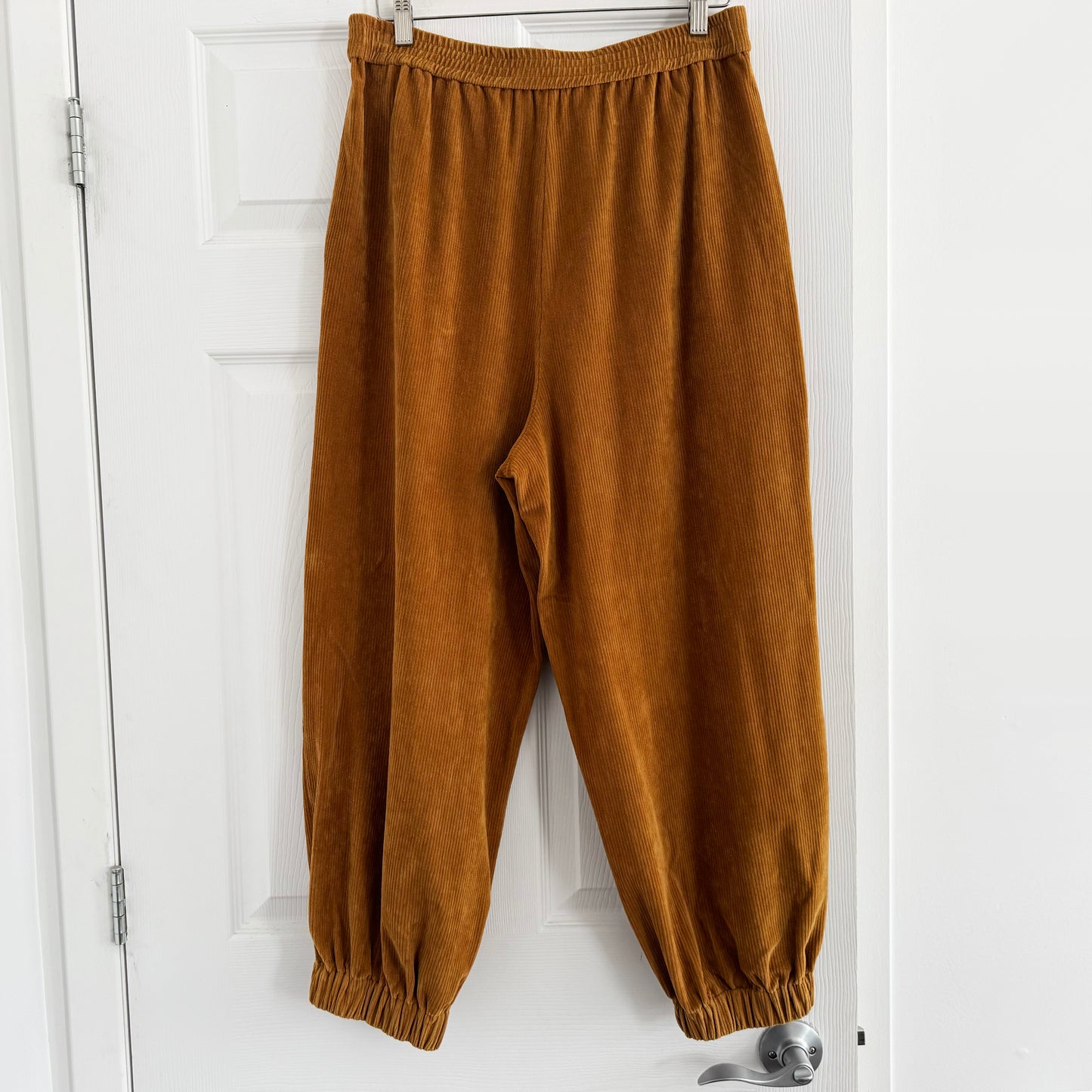 Tibi Corduroy Joggers in Brown, size Large