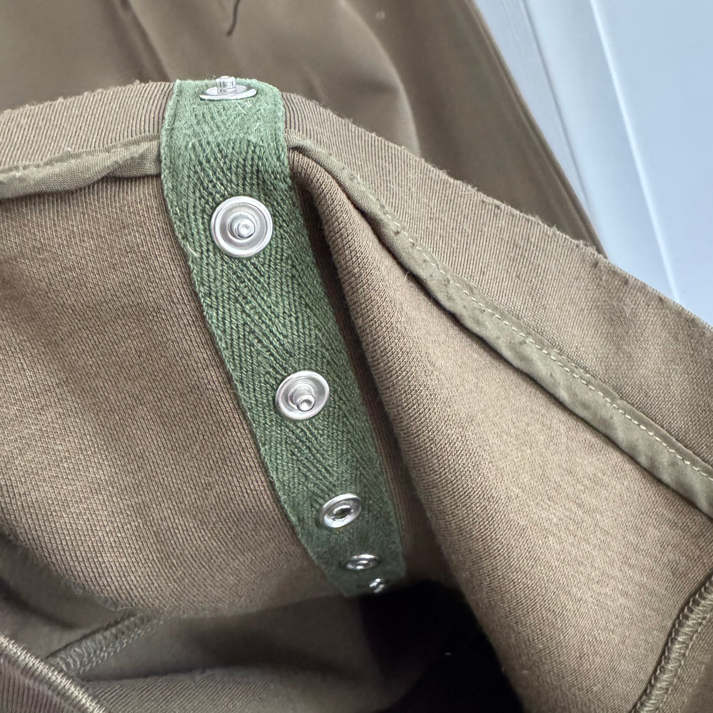 Tibi Active Knit "Scottie" Joggers in "Wood" Green, size XL
