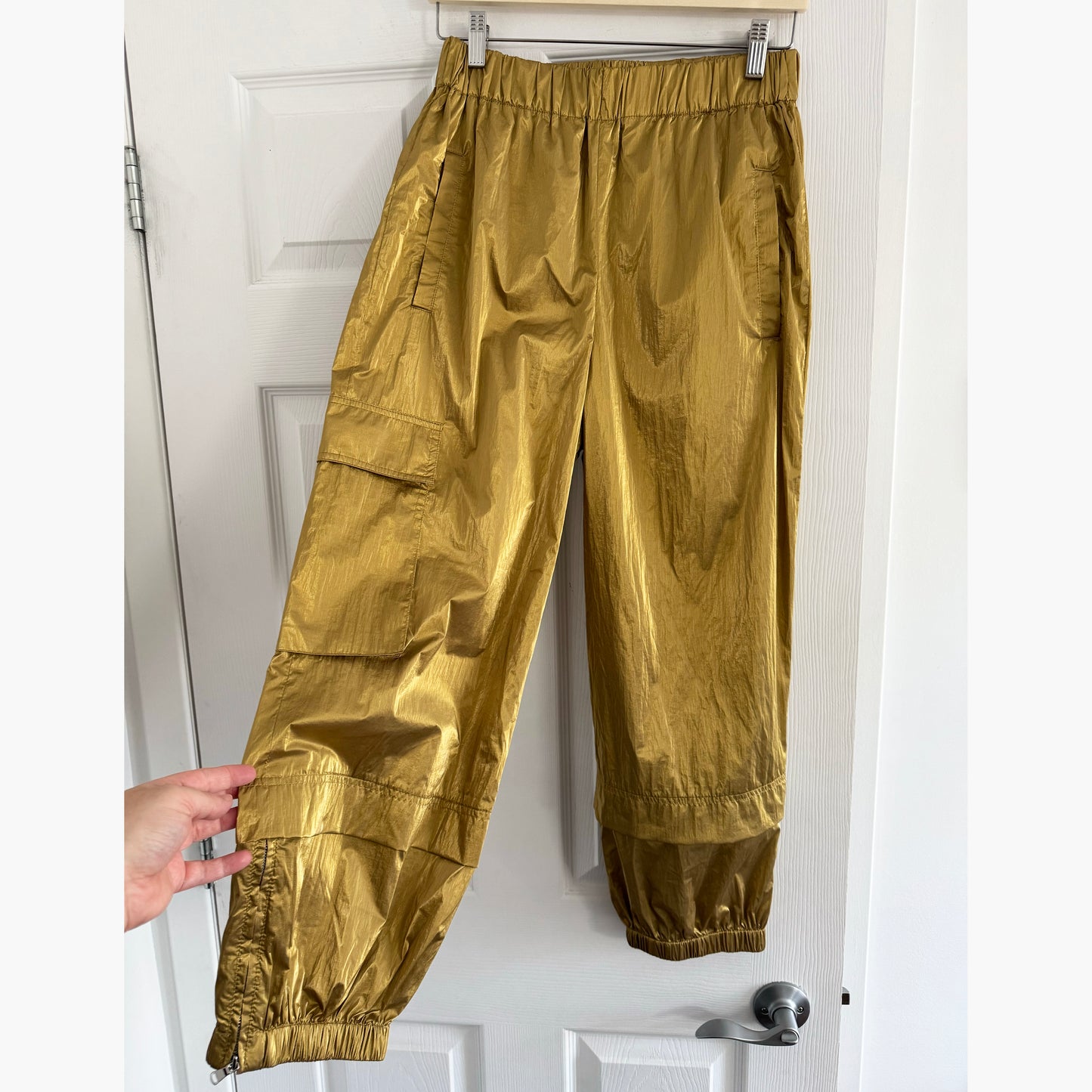 Tibi Gold Metallic Nylon Pull On Wilt Jogger, size Small