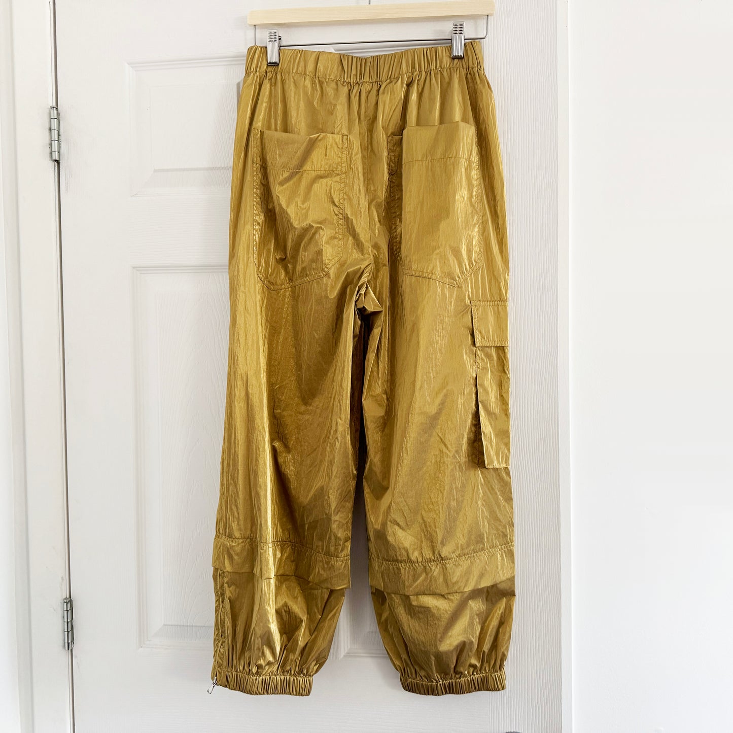 Tibi Gold Metallic Nylon Pull On Wilt Jogger, size Small