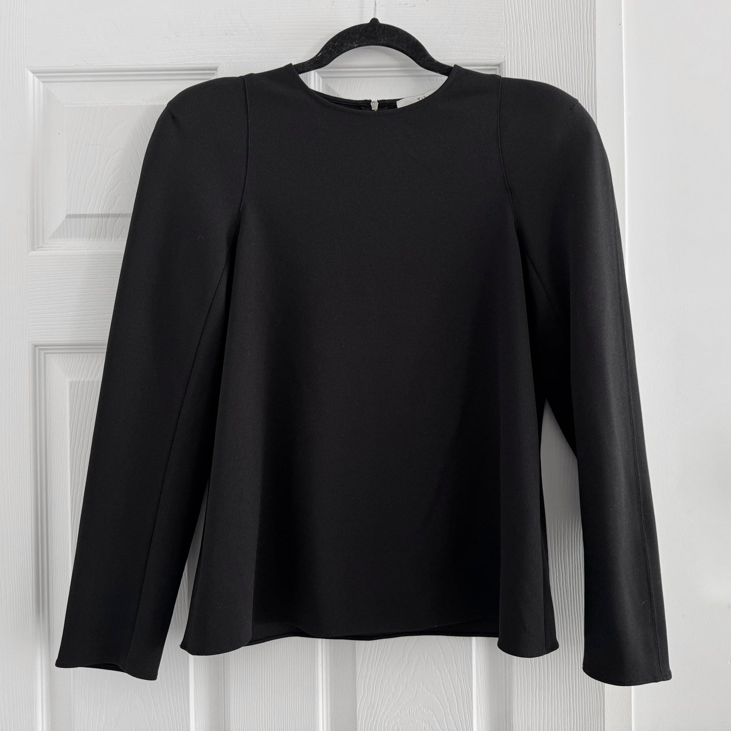 Tibi Structured Crepe Sculpted Shoulder Top in Black, size 6