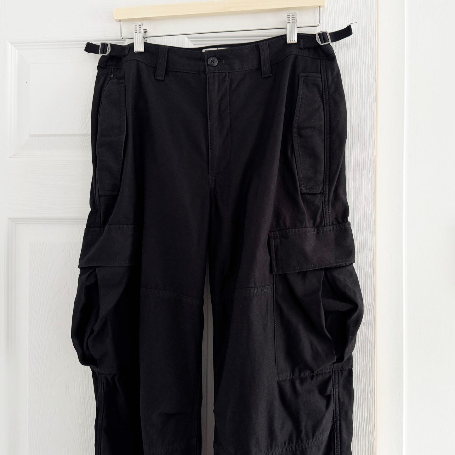 TNA Cargo Pants in Black, size 10