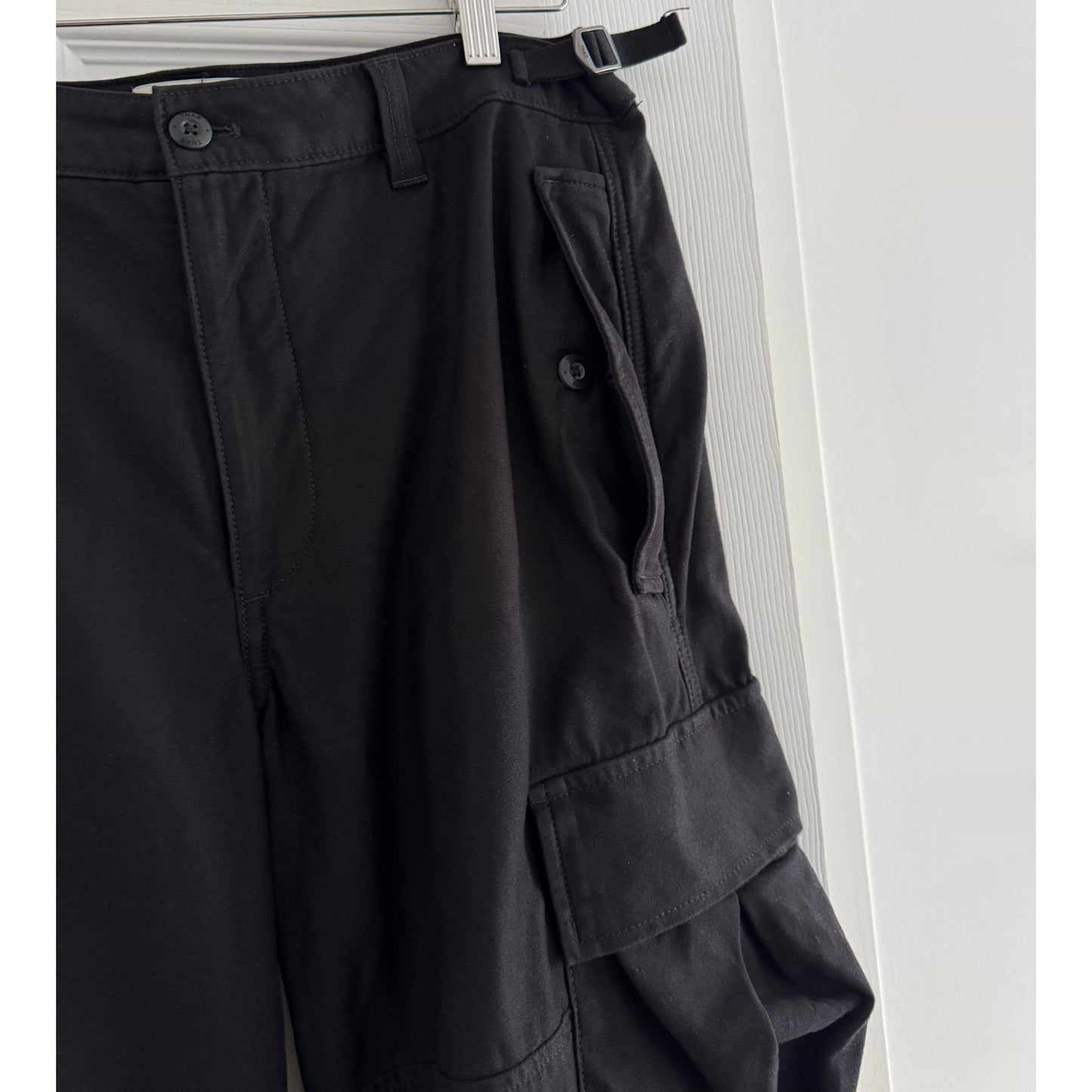 TNA Cargo Pants in Black, size 10