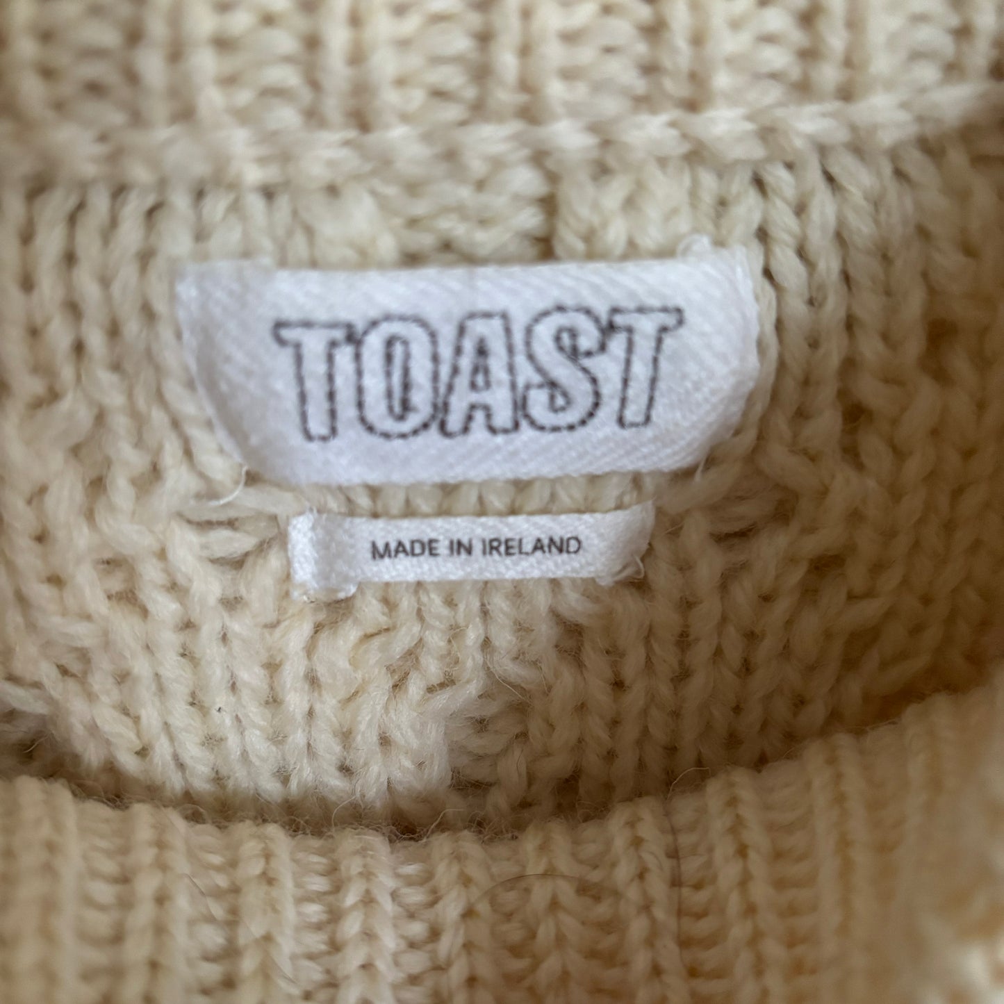 Toast Cable Knit Sweater in Ivory, size Large