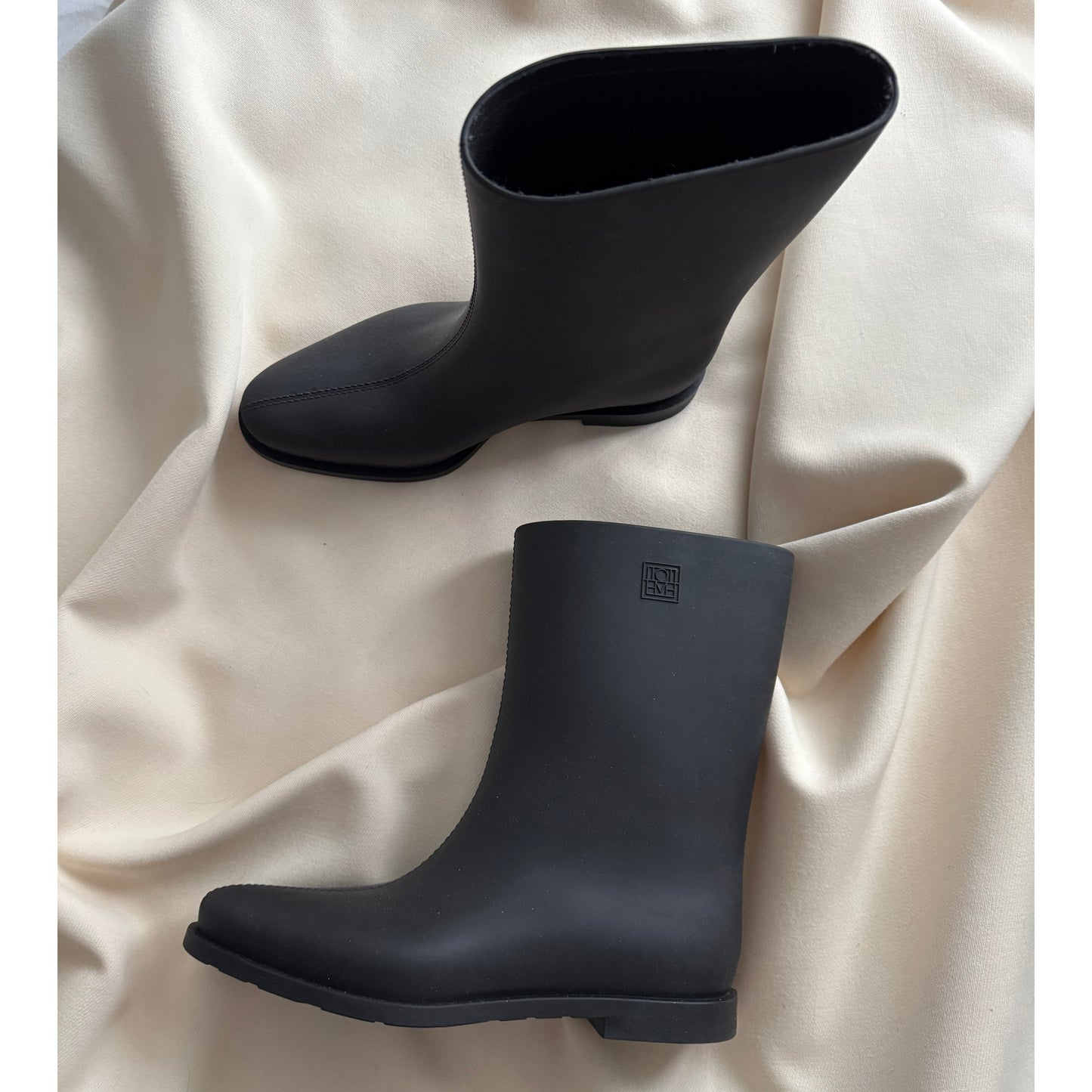 Toteme Rubber Rain Boots in Black, size 38