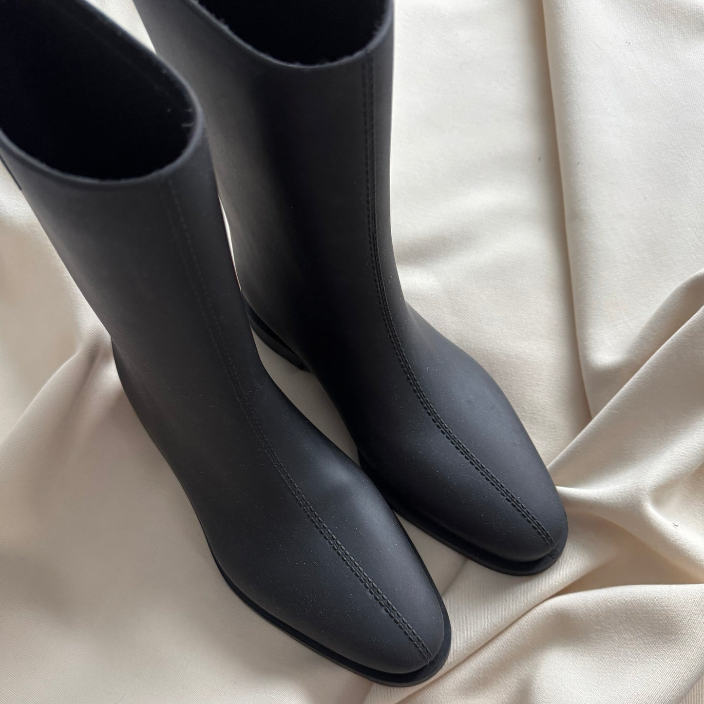 Toteme Rubber Rain Boots in Black, size 38