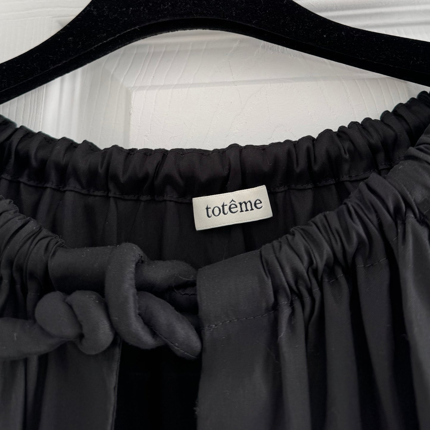 Chemisier Toteme « Armo » en noir, taille 34 (convient à un XS/S)