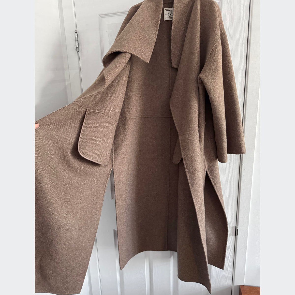 Toteme Signature wool and cashmere coat in "Oak Melange", size Small (fits Medium?)