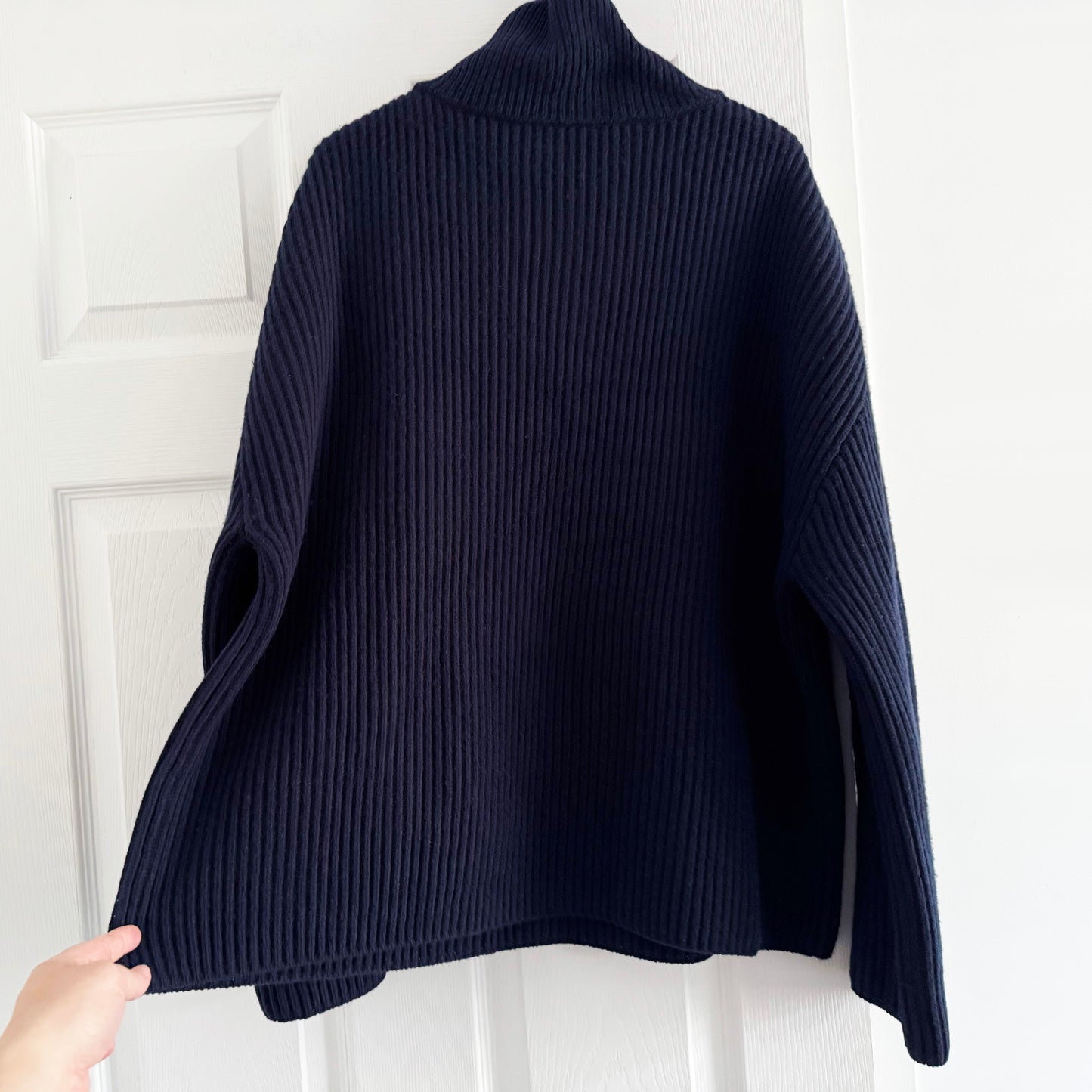 Toteme Wrapped Neck Ribbed Wool Sweater in Navy, size Medium