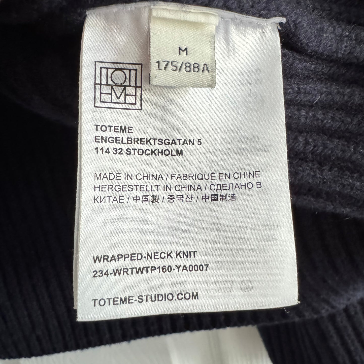 Toteme Wrapped Neck Ribbed Wool Sweater in Navy, size Medium